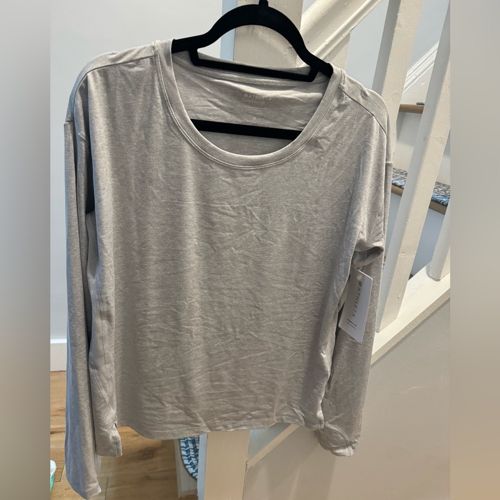 NWT Athleta Uptempo Elevate Long-Sleeve Top in Norwegian Grey, size Medium